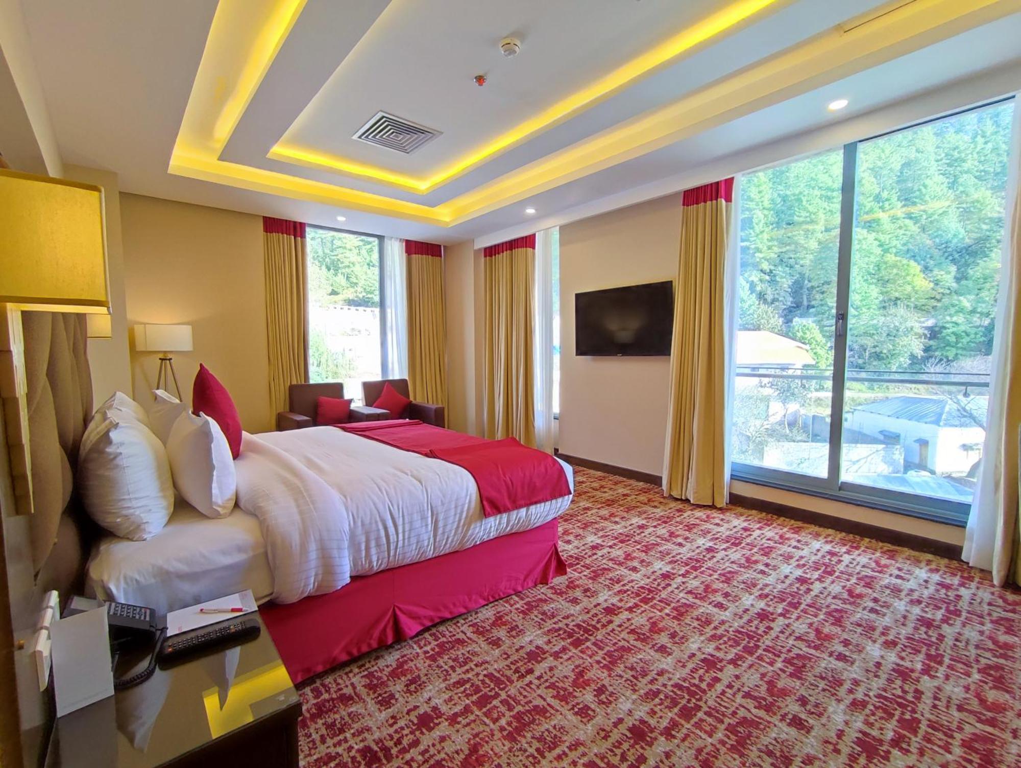 Ramada By Wyndham Murree Lower Topa Resort Екстериор снимка